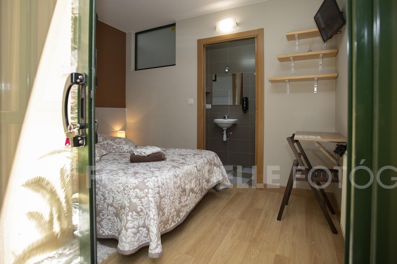 Pension Siete En El Camino Sarria Bagian luar foto